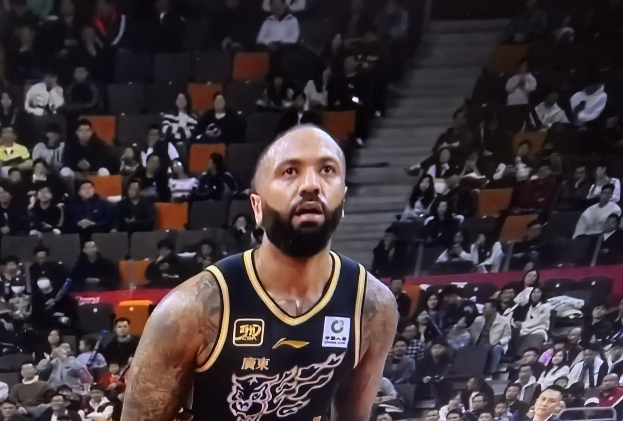 关于广东宏远主场遭遇惨败，客场之行不顺的信息