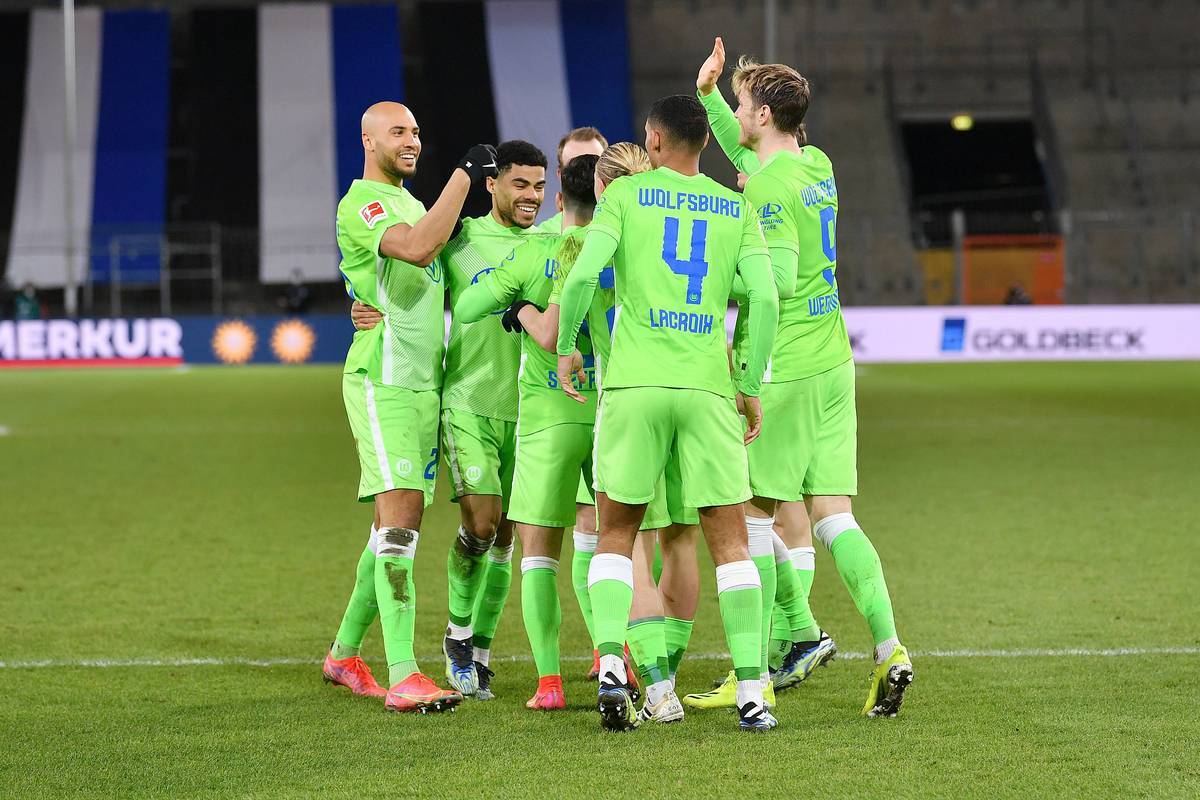 弗赖堡凭借进球差位上升,球队表现稳健 弗赖堡凭借进球差位上升,球队表现稳健