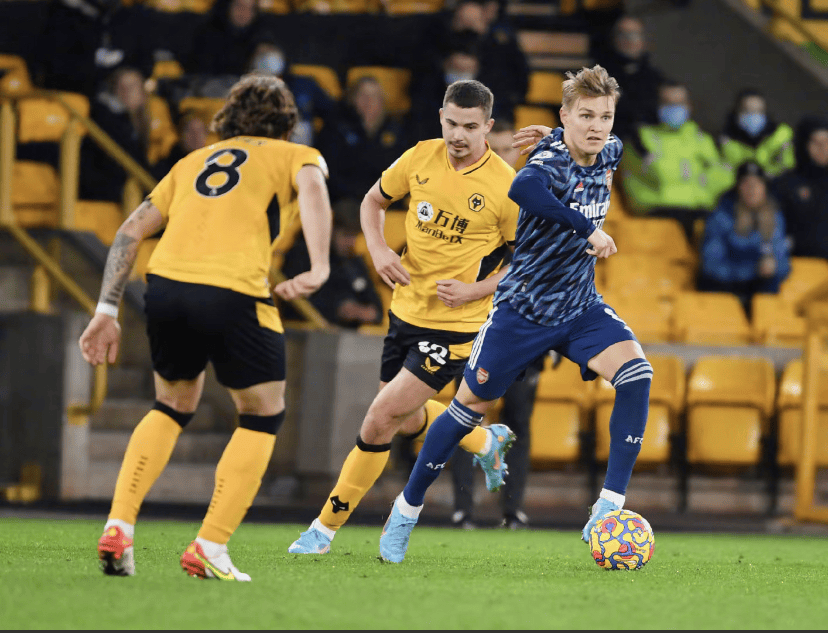 关于狼队主场力克西汉姆联，实现大逆转的信息