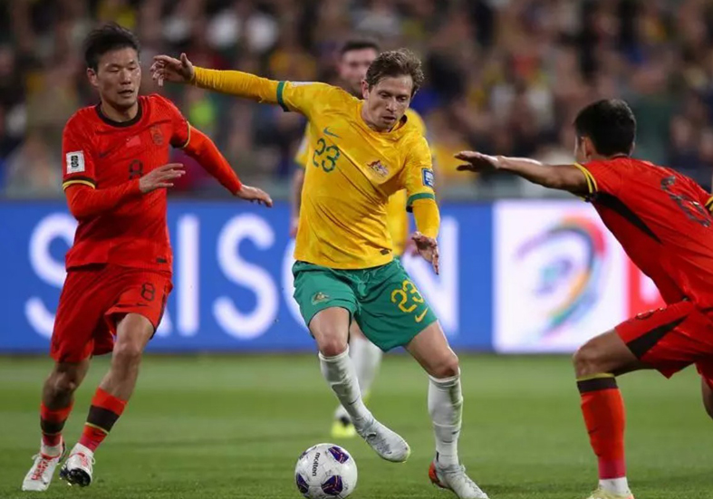 澳大利亚国脚因伤缺阵，球队备战受挫的简单介绍