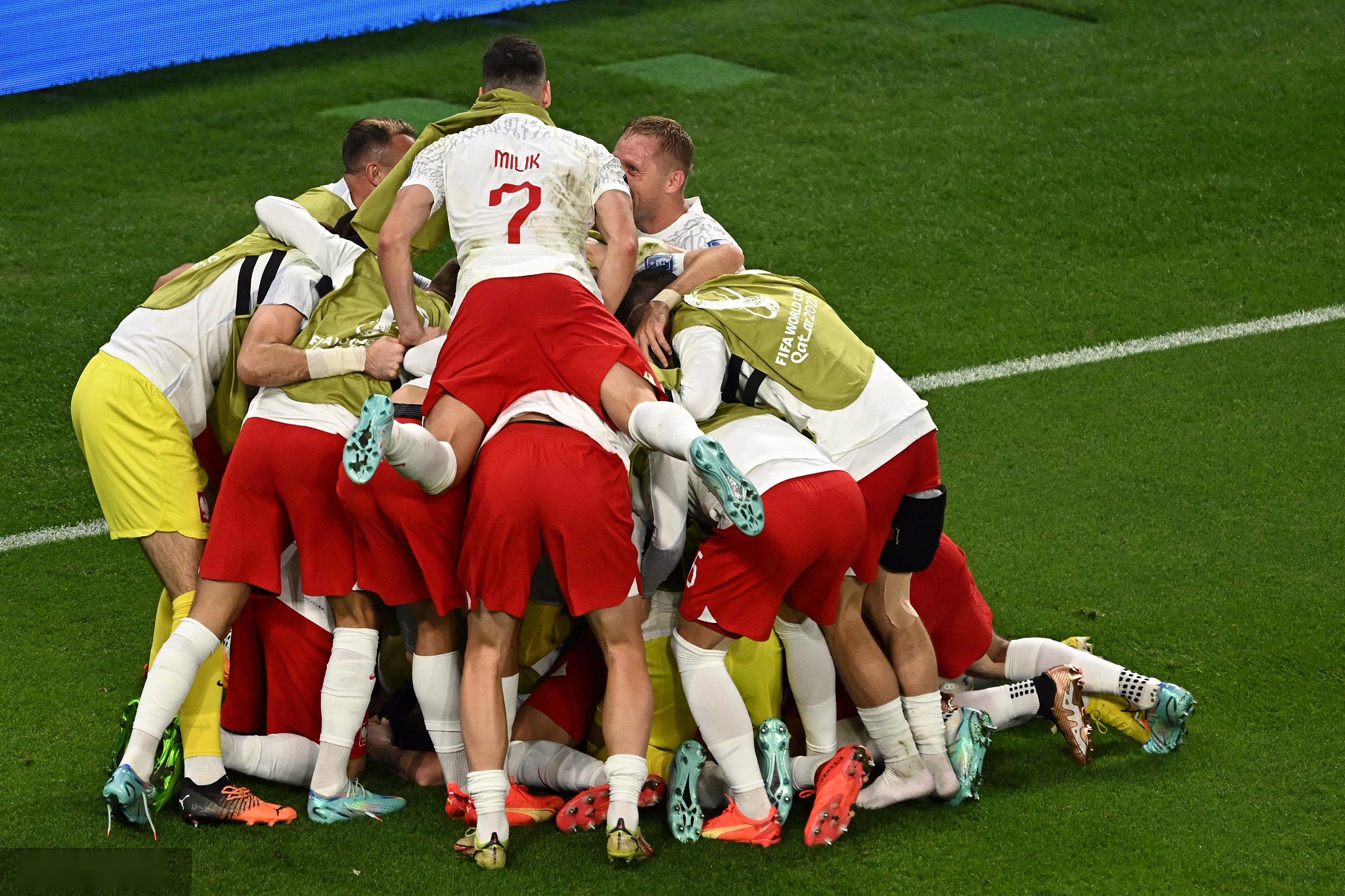 爱游戏网页版登录入口-波兰国家队备战决赛关键，球员全力以赴的简单介绍