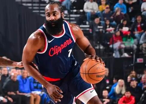 快船主场战胜魔术，豪取五连胜