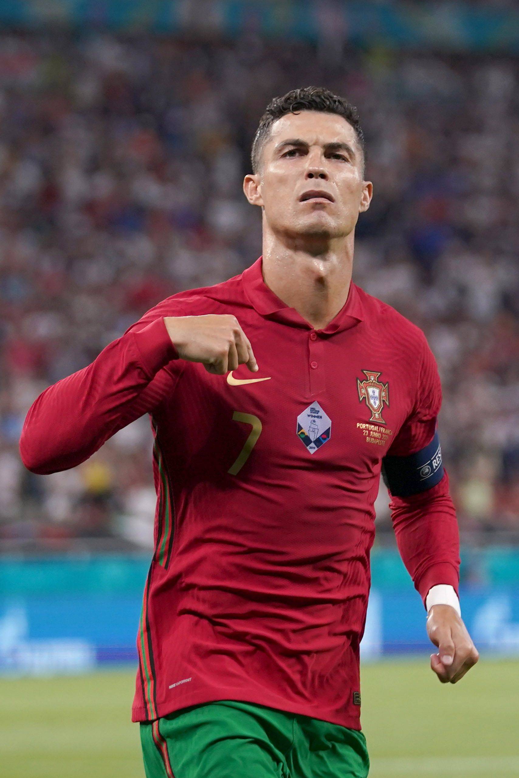 爱游戏官网-欧预赛：葡萄牙击溃捷克，提前加冕