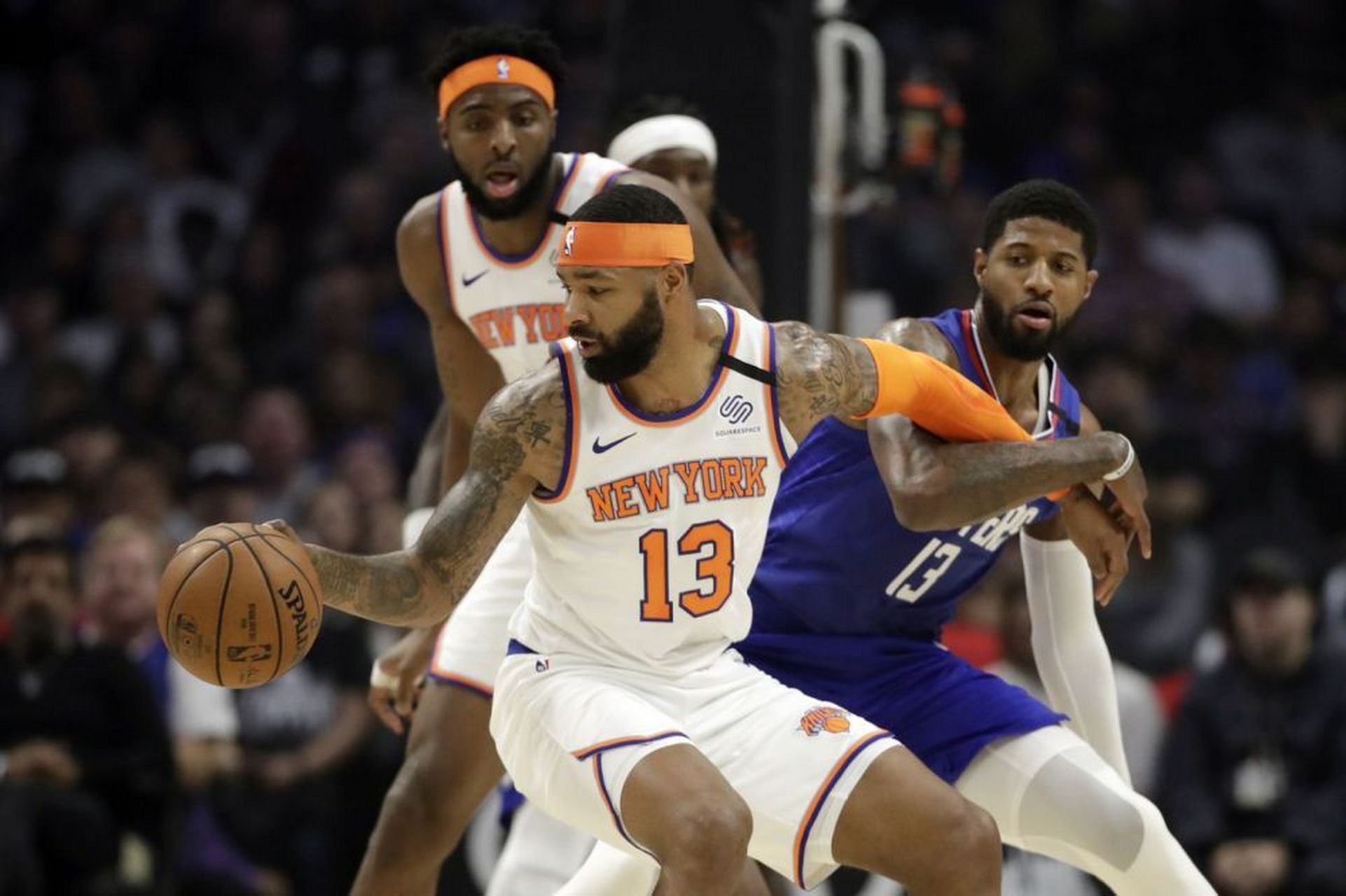 爱游戏官网-摩里斯队在场上表现出色，拿下比赛