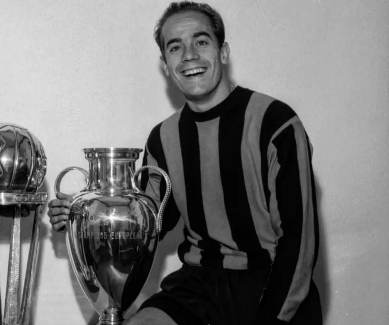 荣誉奖项评选出一位可敬的球员