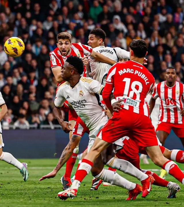 足球联赛的厮杀场面令人目不暇接的简单介绍 足球联赛的厮杀场面令人目不暇接的简单介绍