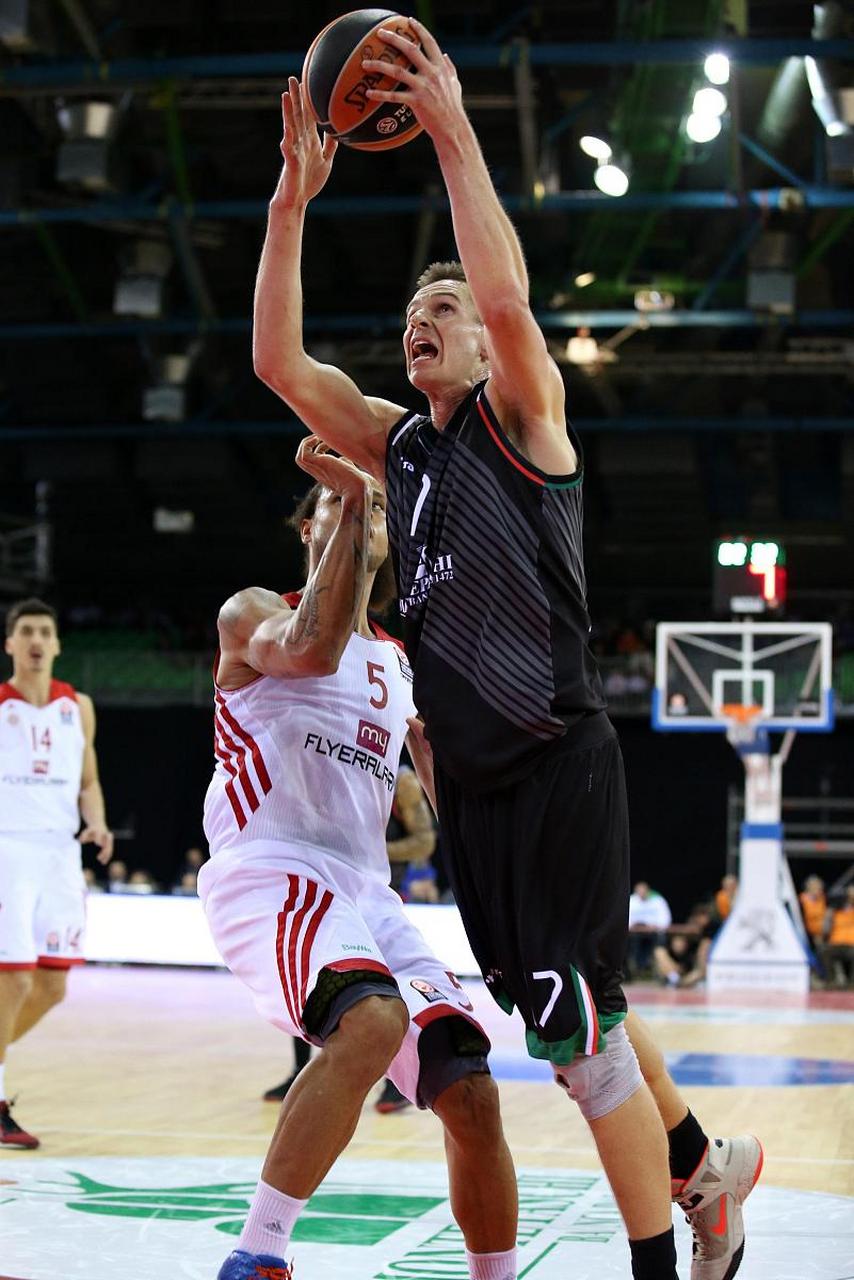 爱游戏网页版入口-佛罗伦萨主场大胜桑普多利亚，斩获关键三分的简单介绍