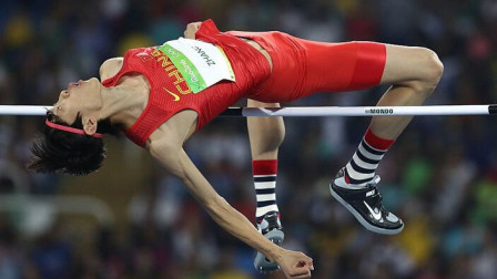 包含时刻领先：男子跳高比赛惊艳登场的词条