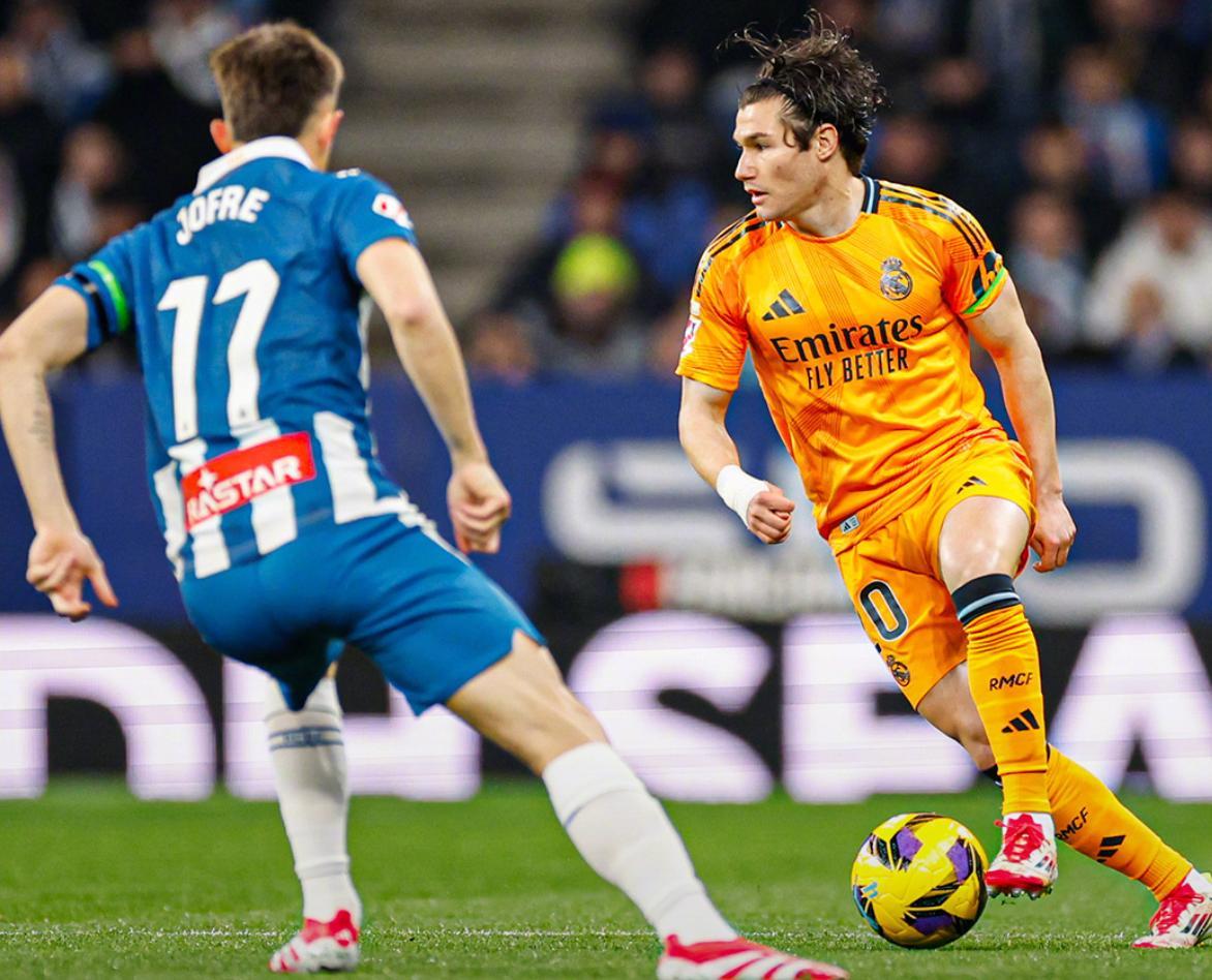 爱游戏官网入口-西甲领头羊稳坐榜首，对手难以超越的简单介绍