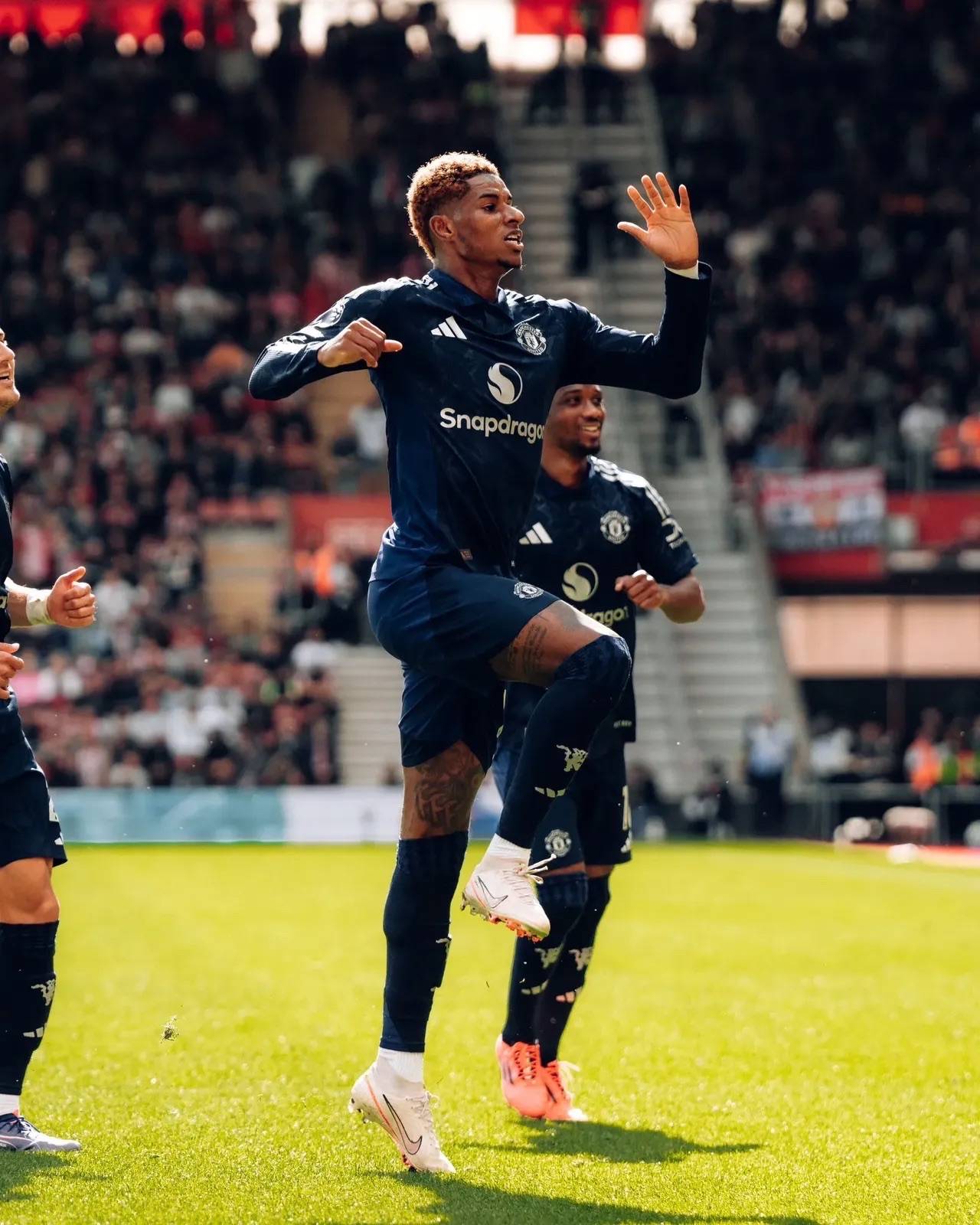 爱游戏官网入口-关于罗马打破不败记录，客场惨遭曼联反击的信息