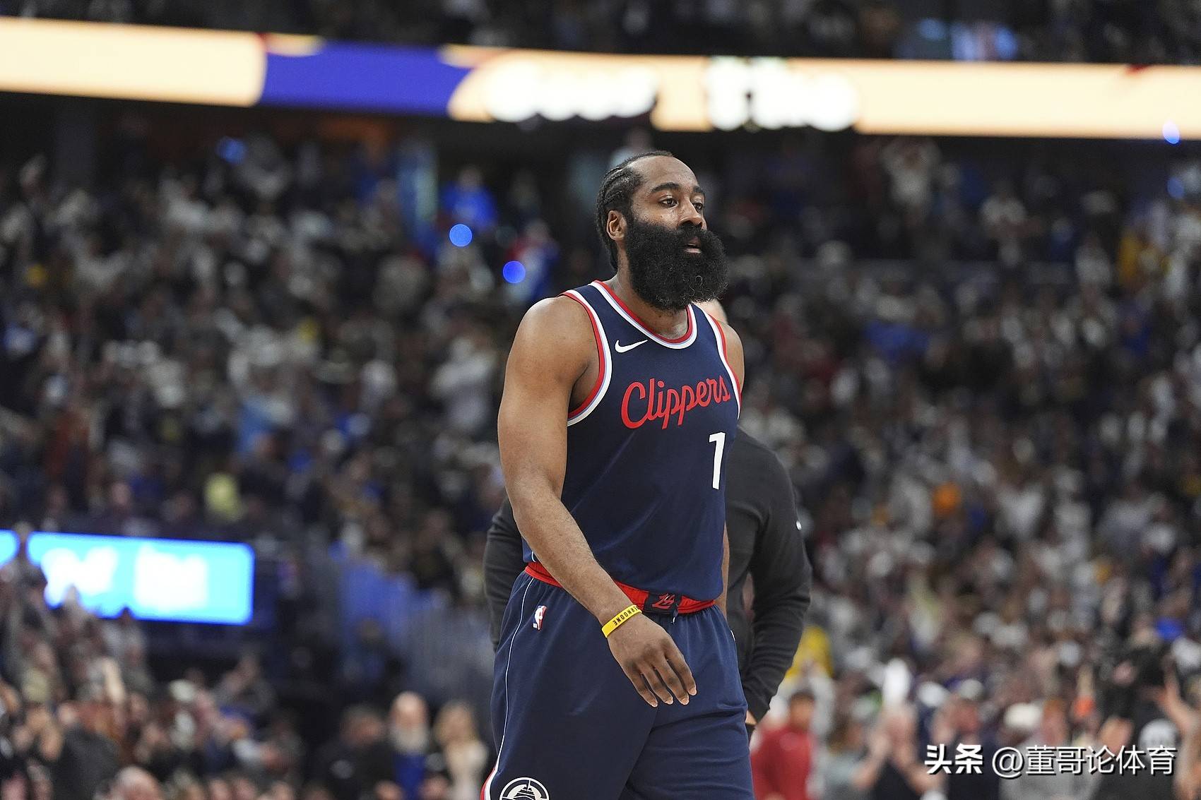 火箭团队协作再度发挥,哈登示范领袖风范 火箭团队协作再度发挥,哈登示范领袖风范