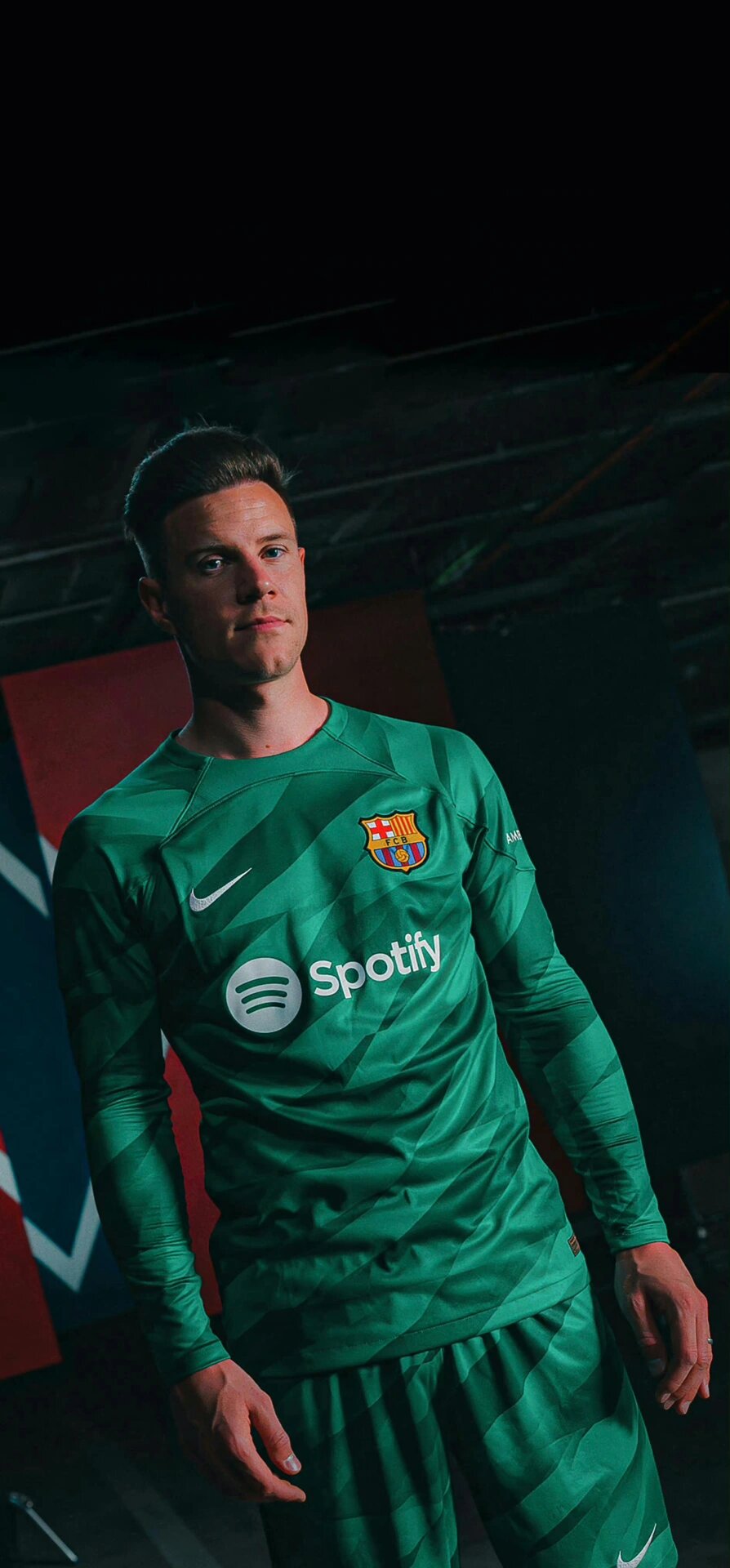 关于巴塞罗那惨败被淘汰，门兴晋级八强的信息