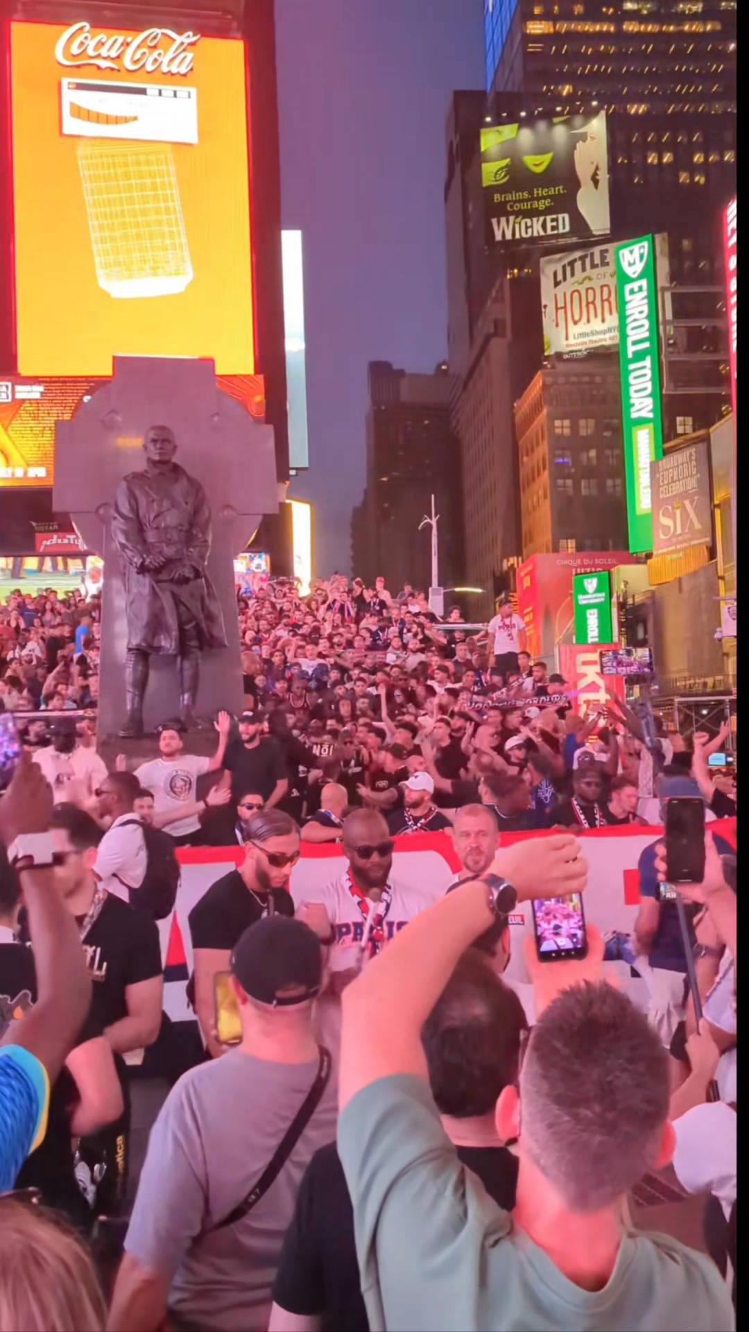 爱游戏登录入口-巴黎圣日耳曼丢冠，球迷心情沉重的简单介绍