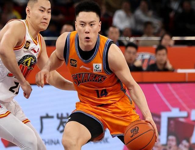 关于崭露头角！年轻新秀破门获得锋线机会的信息