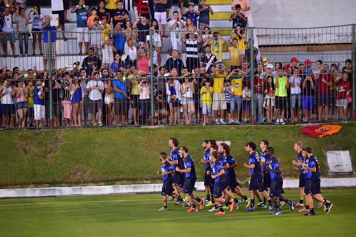 爱游戏体育官网-足球赛事的精彩程度不断升级，吸引众多目光的简单介绍