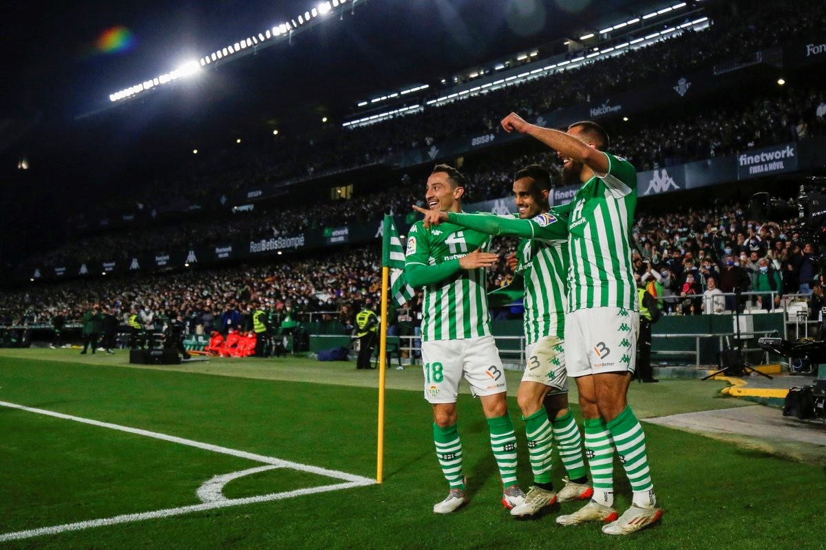 塞维利亚大破成功晋级八强赛的简单介绍