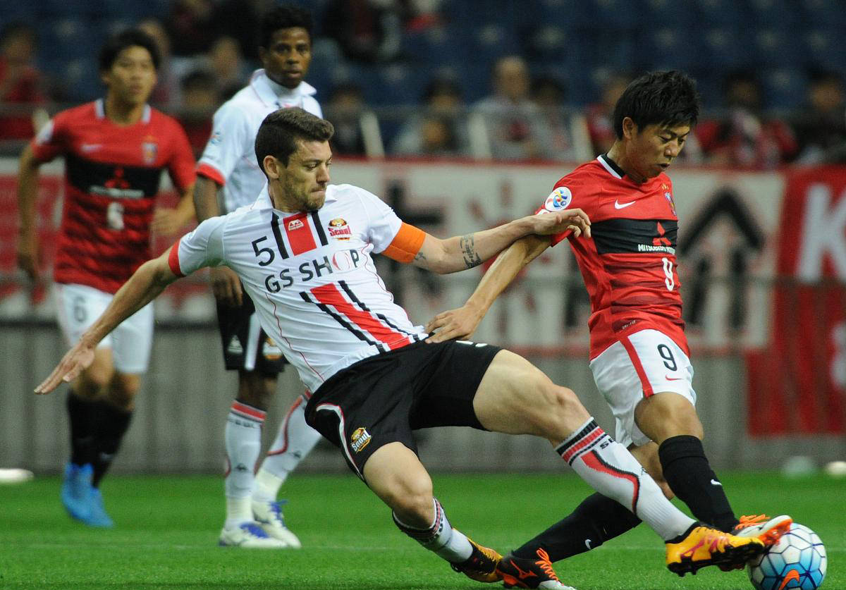 关于广岛三箭球员遭红牌罚下，雪上加霜！的信息