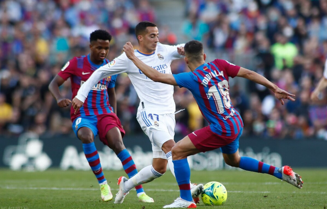 包含格拉纳达爆冷击败对手，晋级悬念保留的词条