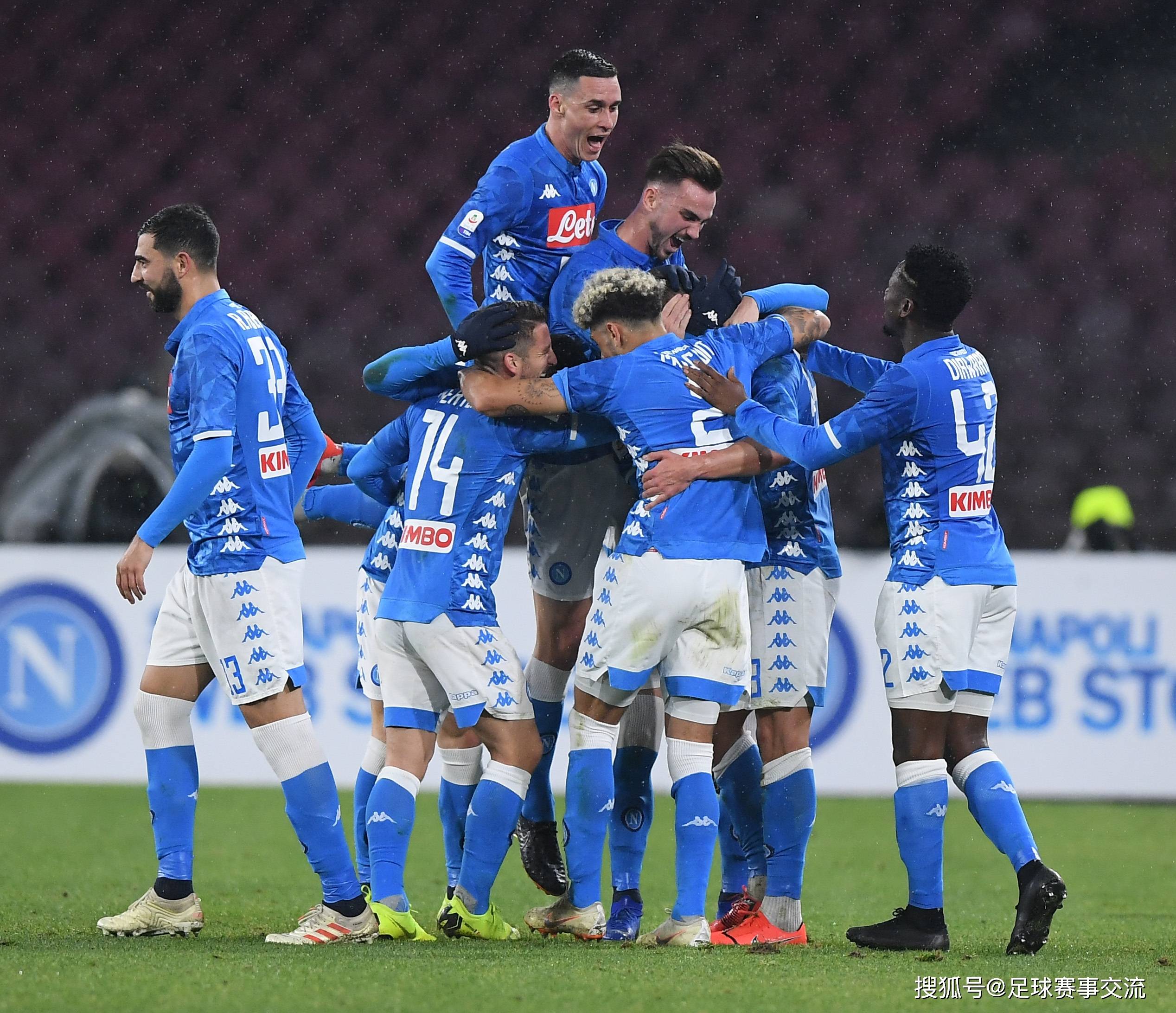 包含低迷期结束，那不勒斯主场击败对手的词条