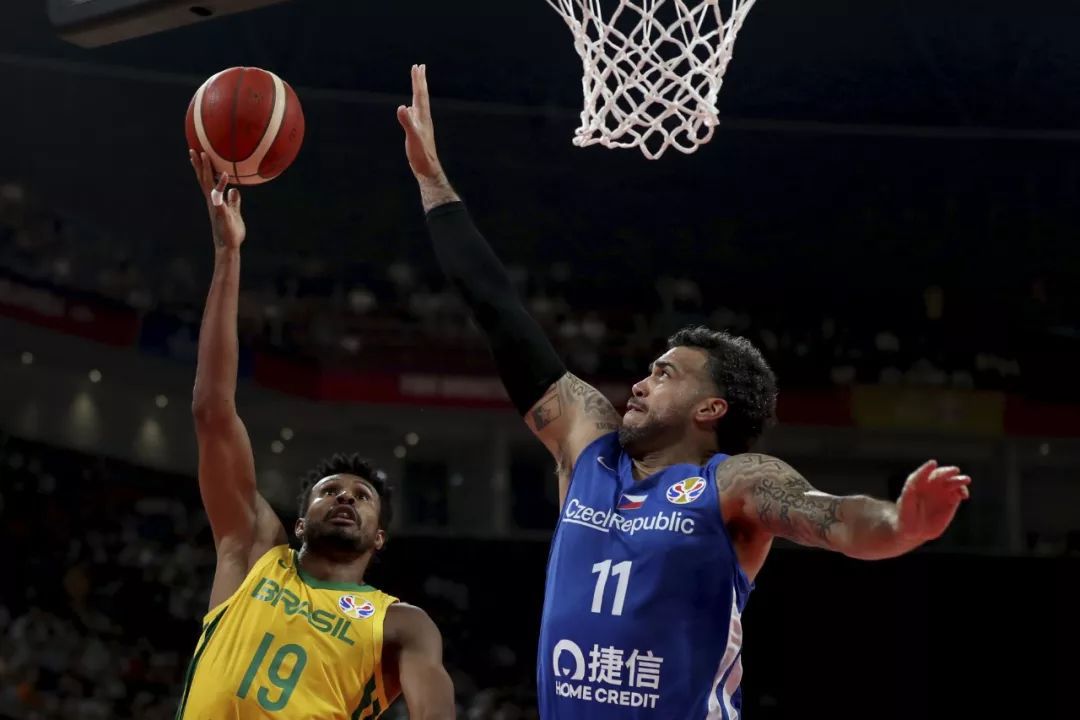 爱游戏app下载-包含捷克逆袭力克荷兰，成功晋级四强的词条