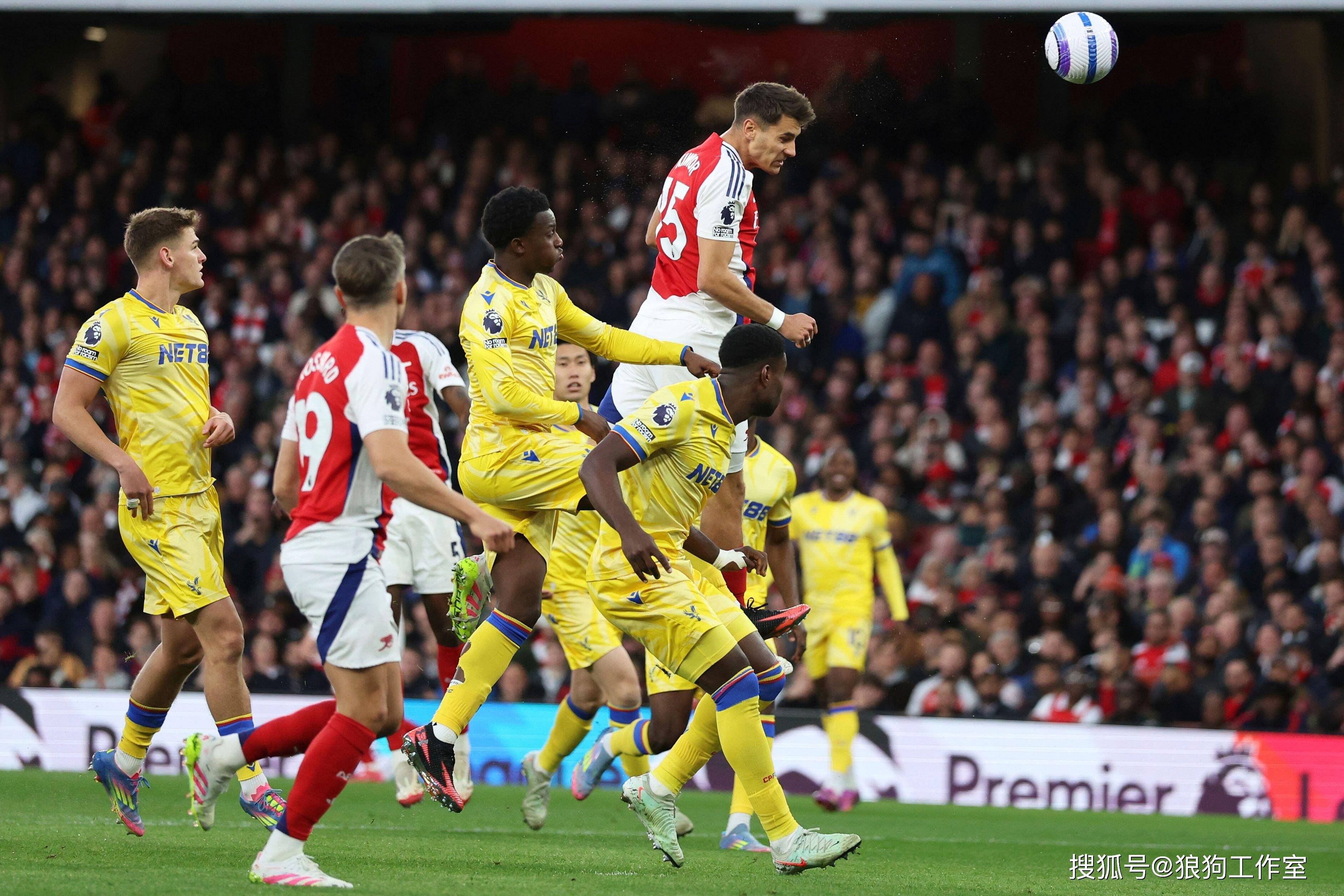 爱游戏中国官网-阿森纳前锋状态低迷，数场比赛未能取得进球