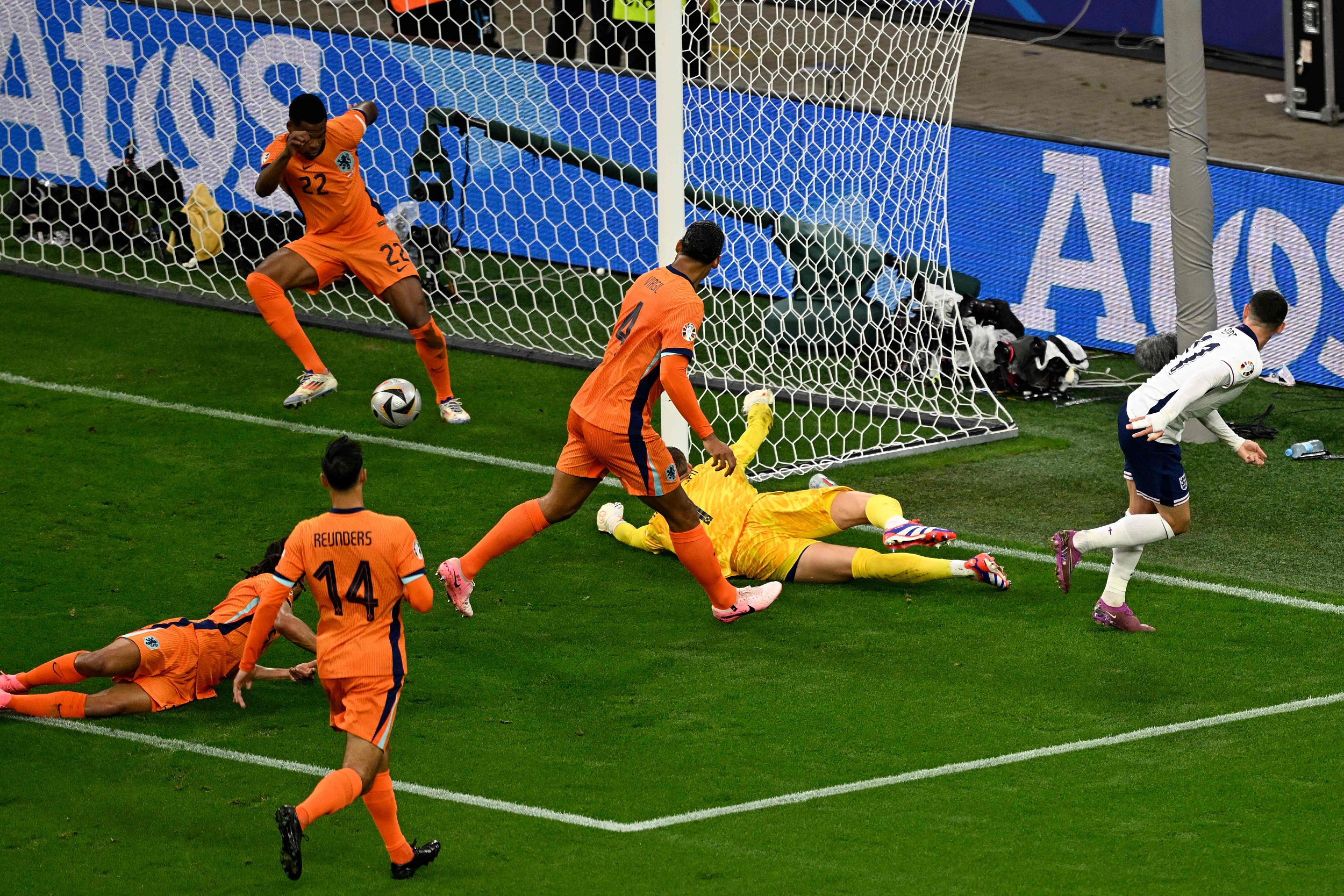 爱游戏app下载-关于英格兰球队力克对手晋级下一轮的信息