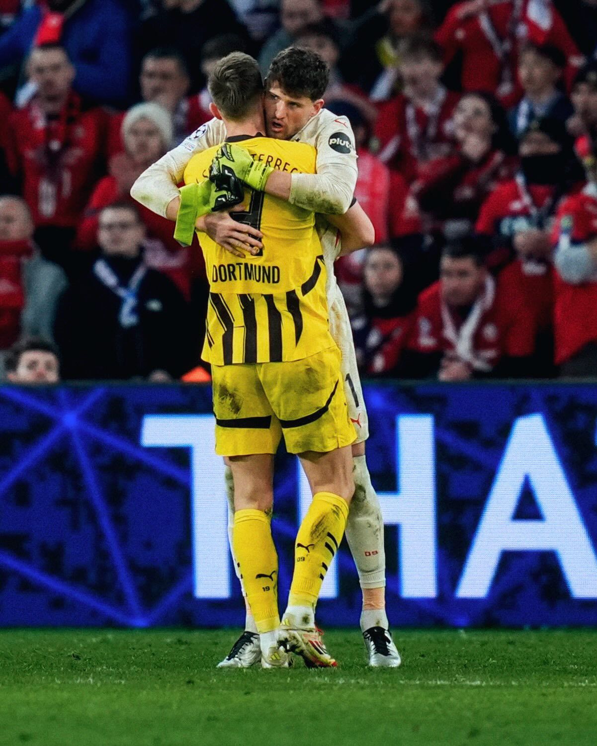 包含里尔客场力克斯特拉斯堡，保持连胜的词条