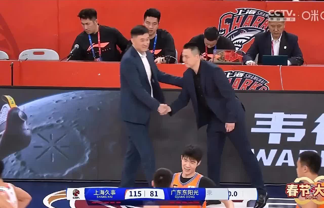 上海男篮队长爆发，率队取胜