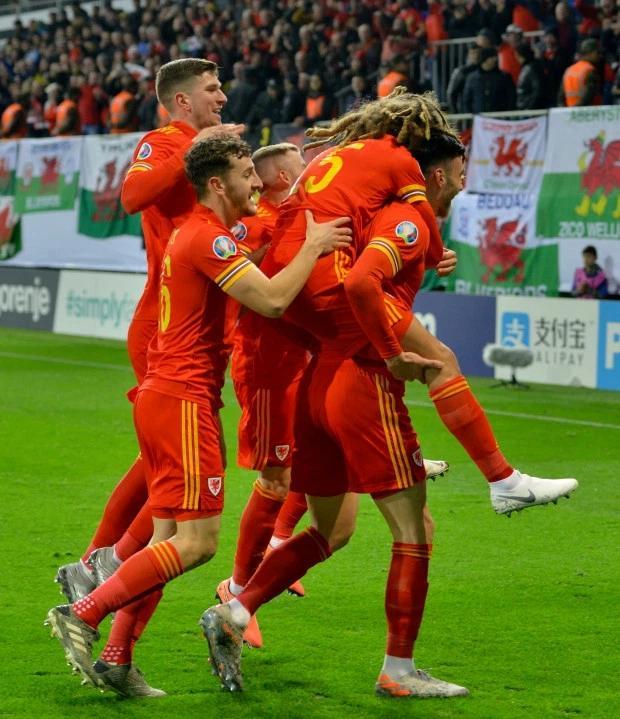 关于明星队员闪耀登场，欧预赛比赛点燃热情的信息