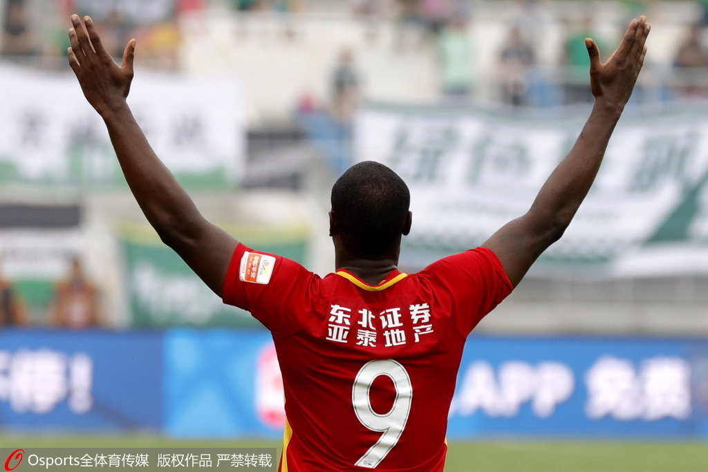 爱游戏官方入口-包含阿尔比诺莱主场告捷，保级前景稍显光明的词条