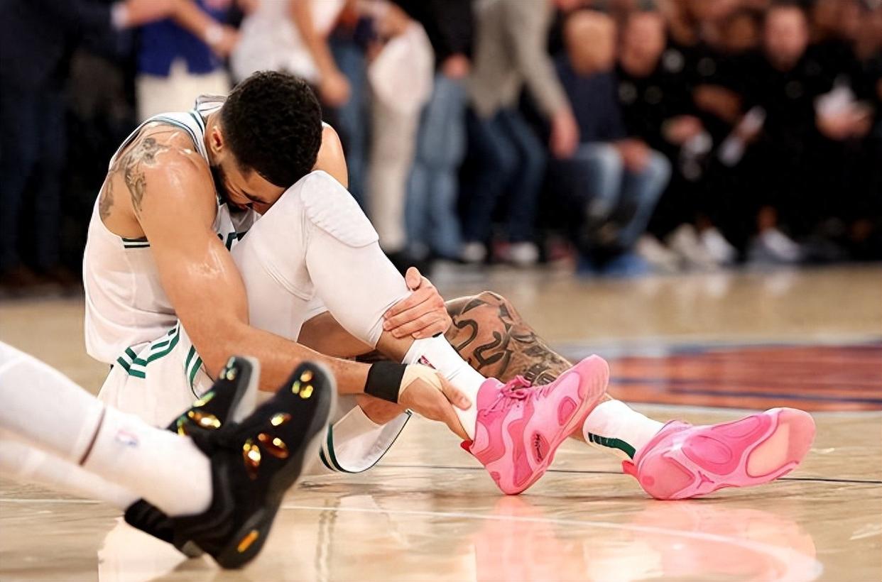 勇士再遭重创，关键球员受伤