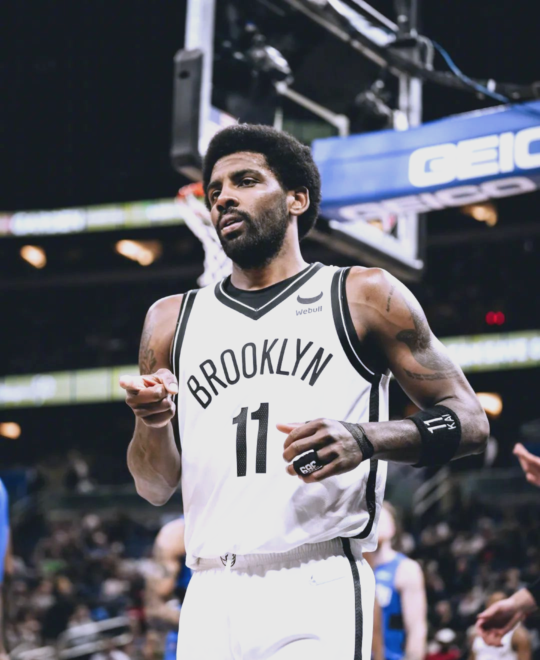 爱游戏官网-篮网击败勇士，欧文全场26分