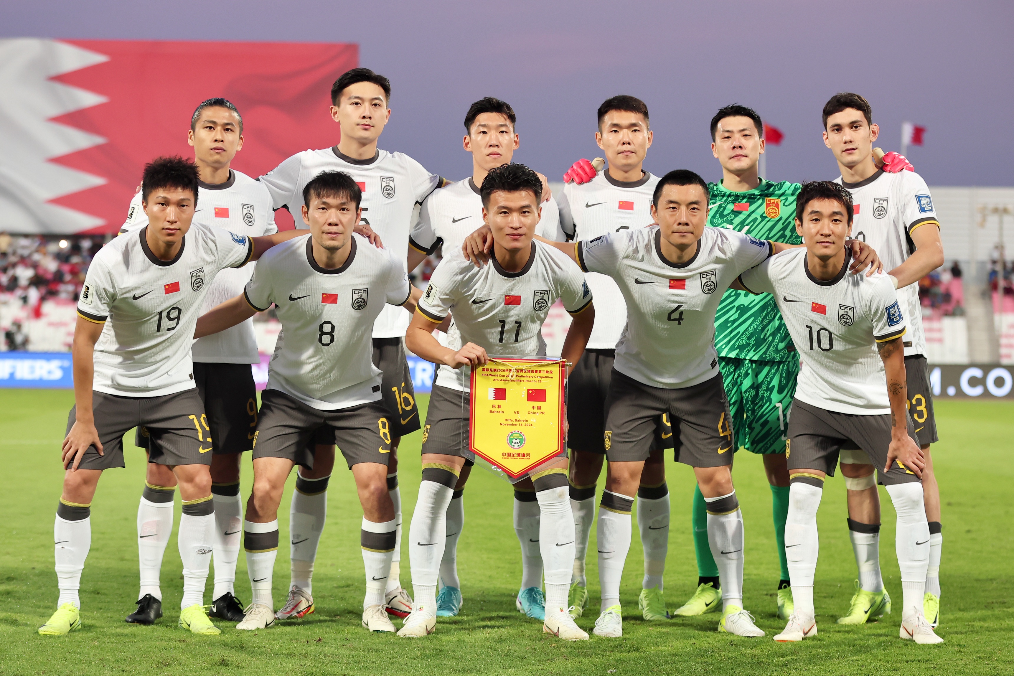 爱游戏在线-包含亚洲足球赛季完结，球员集体离队令球迷惋惜的词条