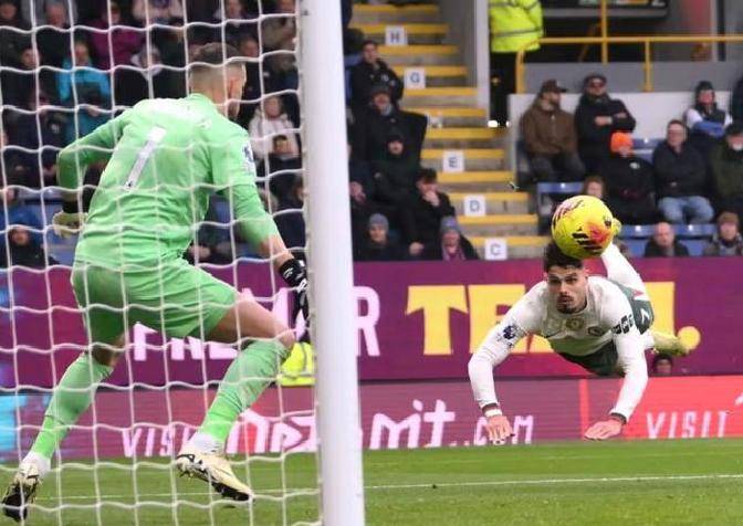 爱游戏登录入口-包含伯恩利客场失利主帅高效整顿球队的词条